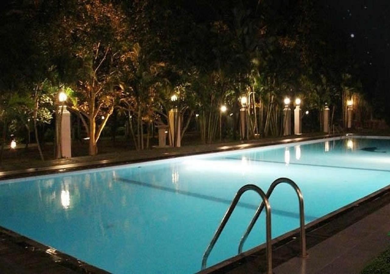Dampe Resort Piliyandala Buitenkant foto